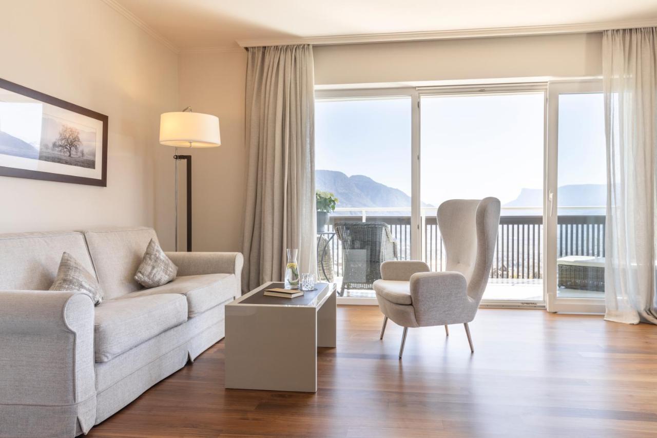 Hotel Patrizia Tirolo Bagian luar foto