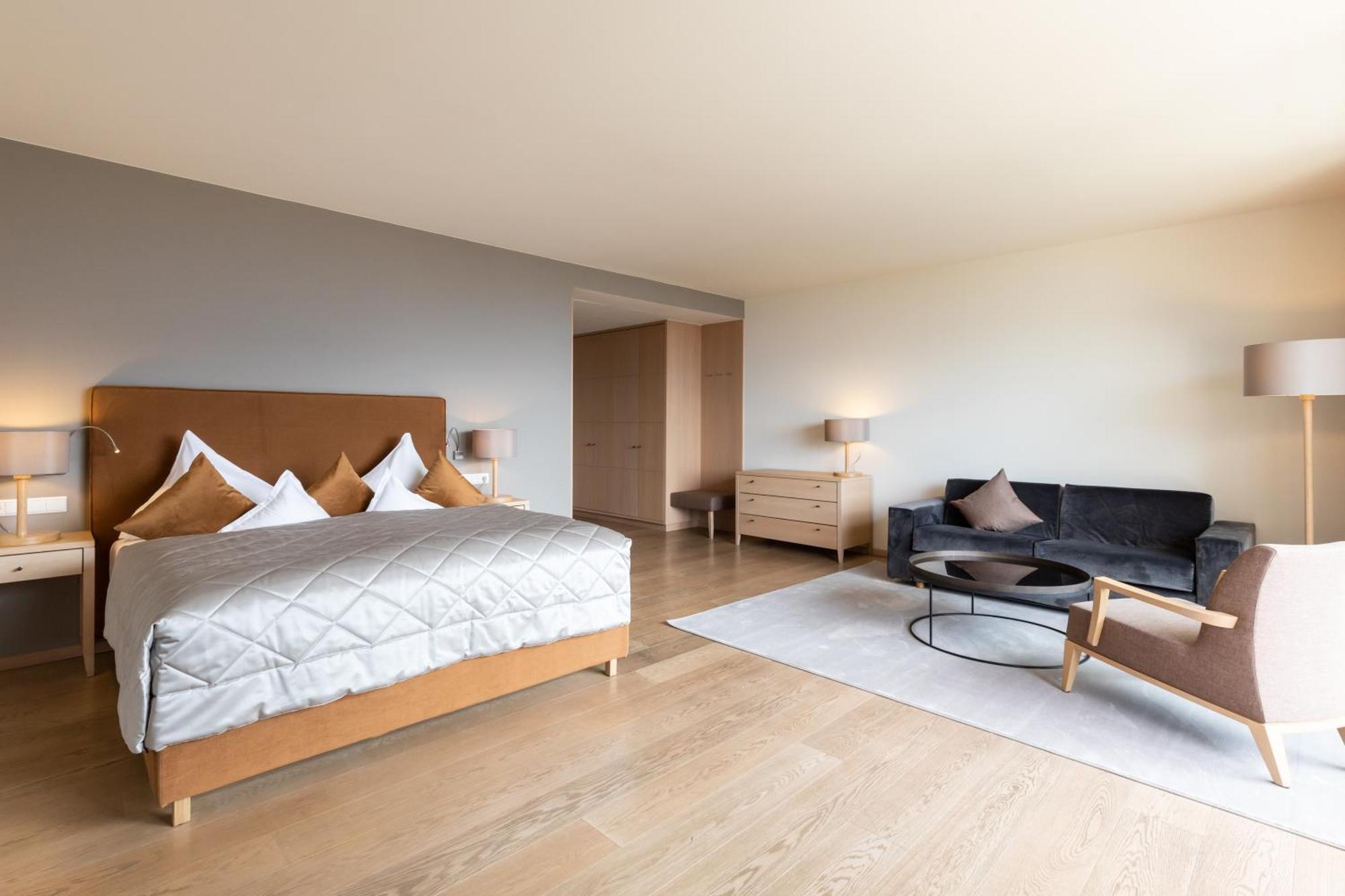 Hotel Patrizia Tirolo Bagian luar foto