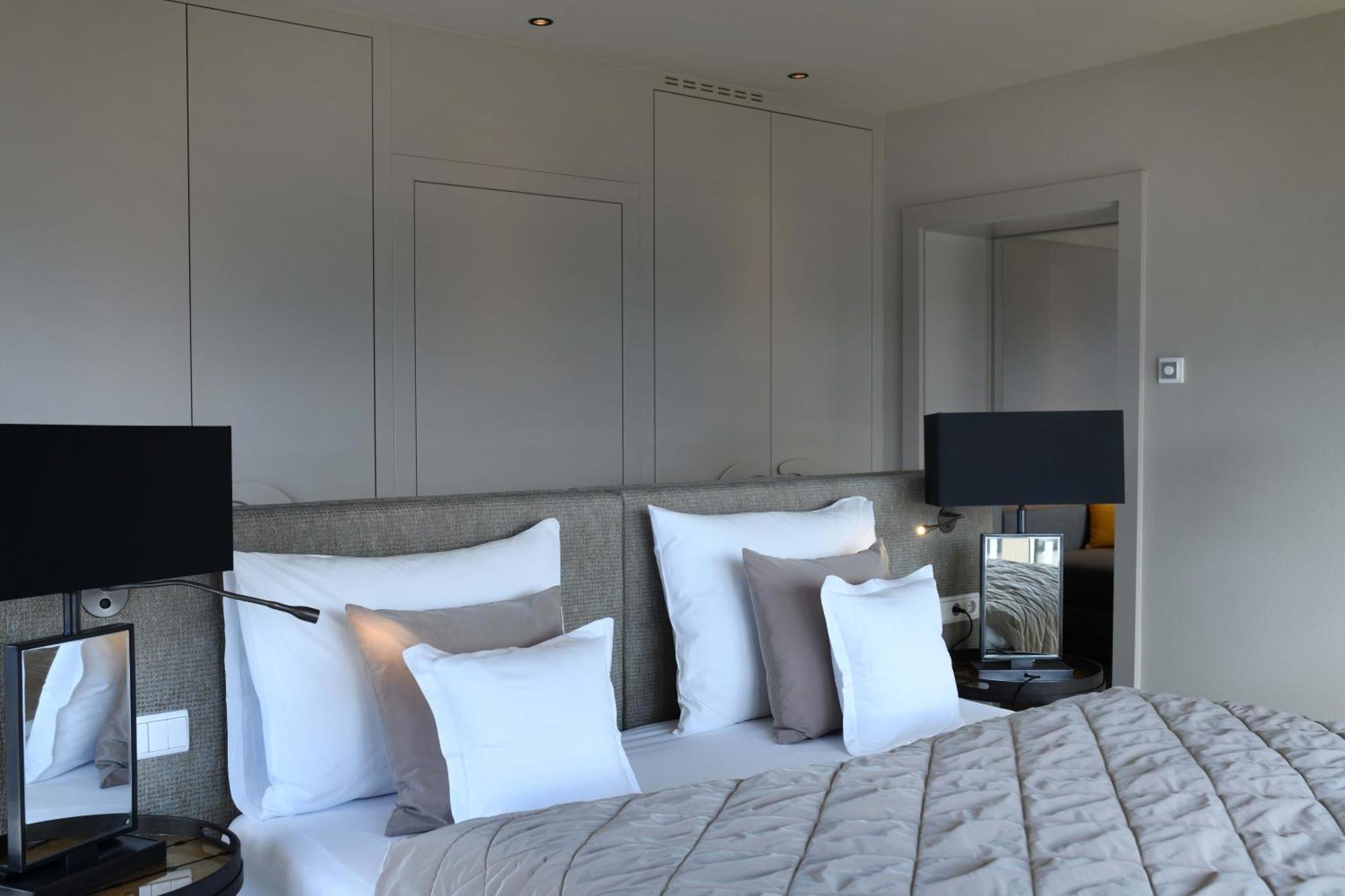 Hotel Patrizia Tirolo Bagian luar foto