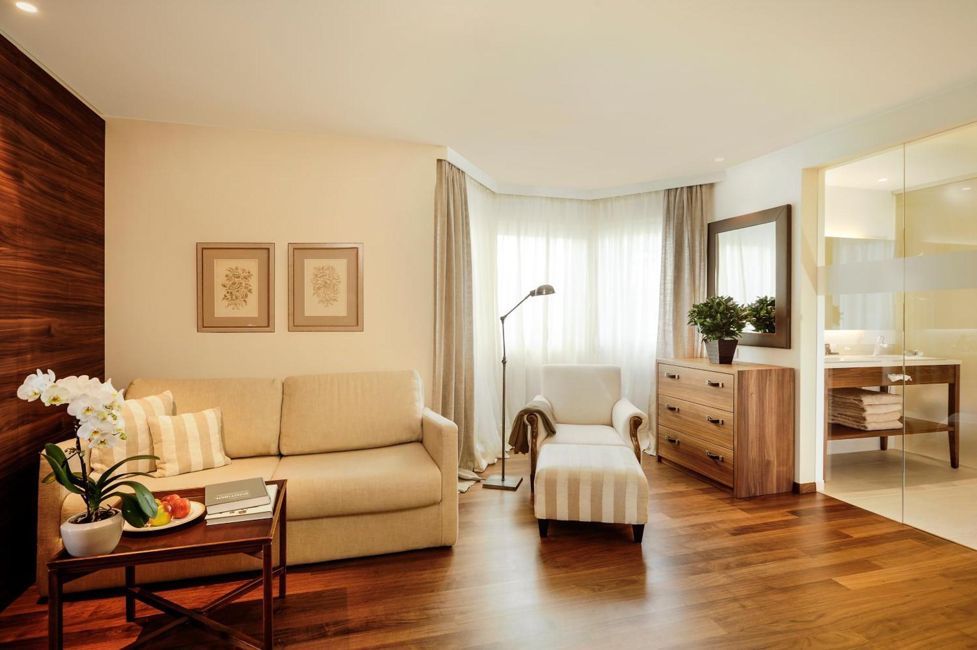 Hotel Patrizia Tirolo Bagian luar foto