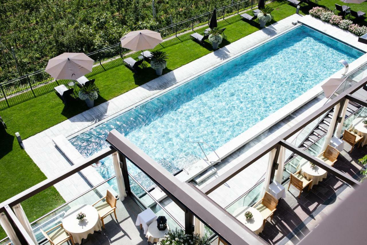 Hotel Patrizia Tirolo Bagian luar foto
